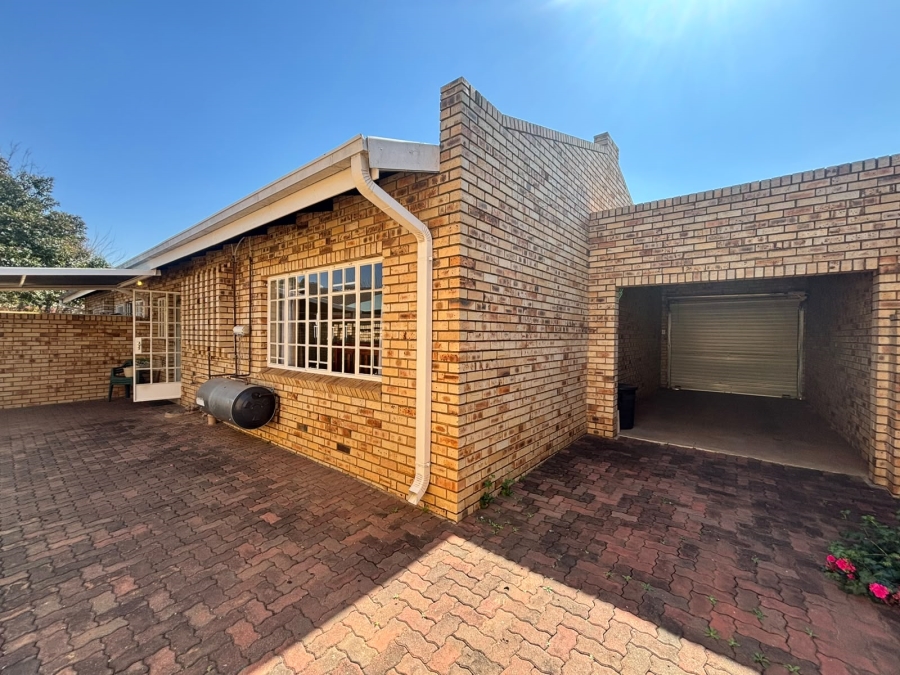 2 Bedroom Property for Sale in Dassie Rand North West